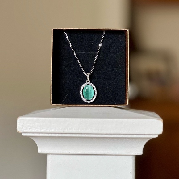 Jewelry - Brand new white gold plated green jewel necklace